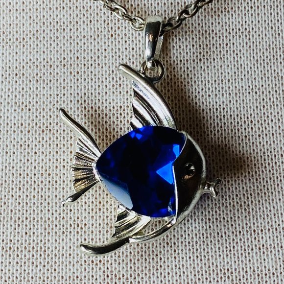 Necklace Brilliant Blue Jelly Belly Fish Pendant Silver Color 16-inch Chain - Picture 11 of 12
